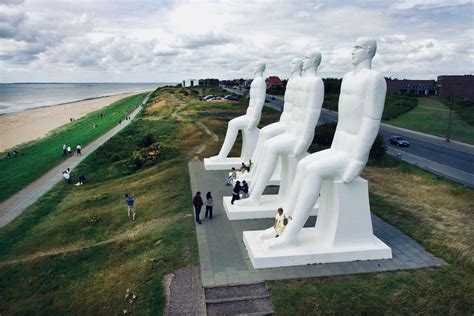 mænd i esbjerg|Sædding Strand – De fire hvide mænd – Mennesket。